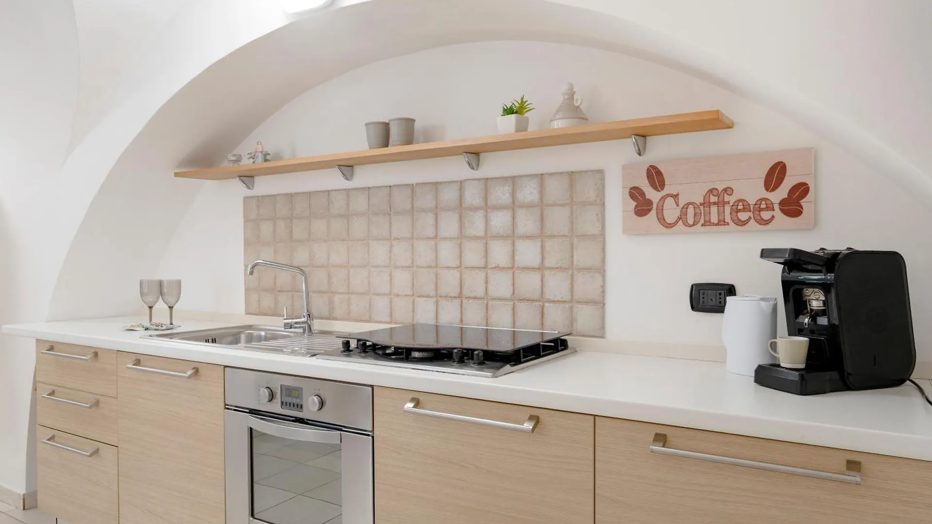 The Suite - Cozy Central Apartment Bari